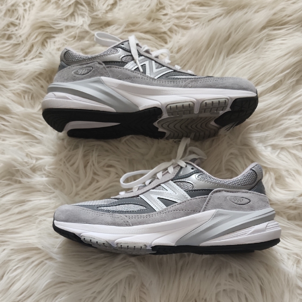 New Balance 990v6 Shoes - Picture 8 of 14